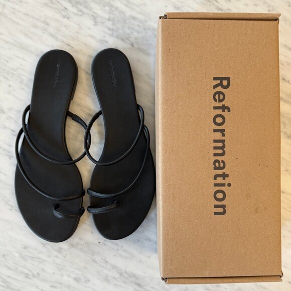 Reformation - Ludo Toe Ring Strappy Flat Sandal - Picture 1 of 3